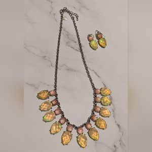 Statement necklace